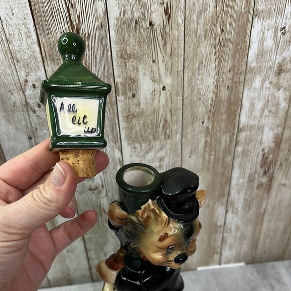 MCM Decanter Charming Cat Figurine with Lamp Post music box - Picture 4 of 6